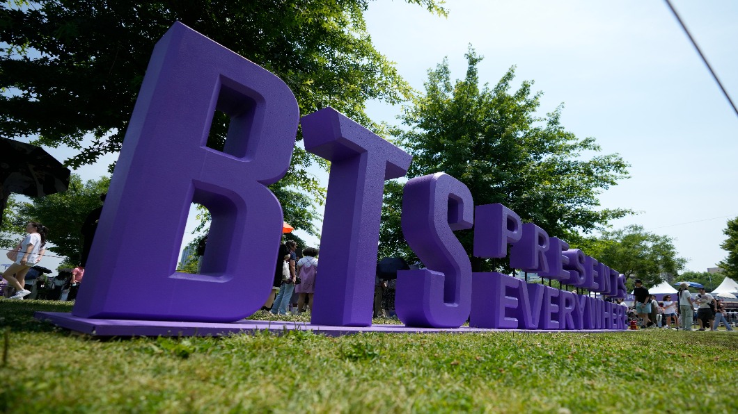 BTS官方回憶錄全球熱賣 Kpop新風貌:全外籍女團