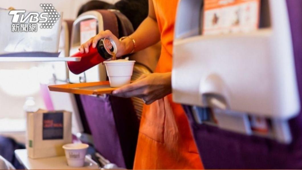 慘了!女空服員怒噴乘客「什麼貨色」遭停飛 網炸鍋:高人一等嗎?