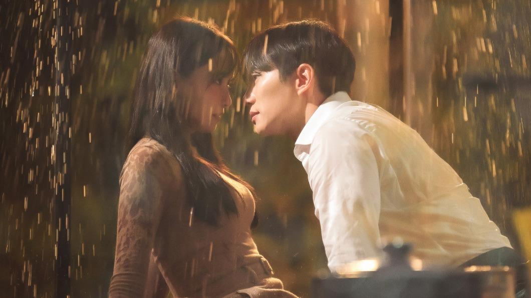 「傲嬌」是用高傲的態度,以掩飾內心的害羞和靦腆。(圖/翻攝JTBC Drama臉書)