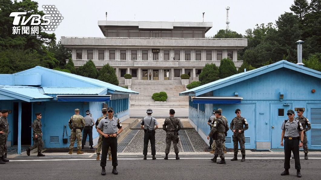 金恩自願跨越南北韓邊境。(圖/達志影像美聯社)