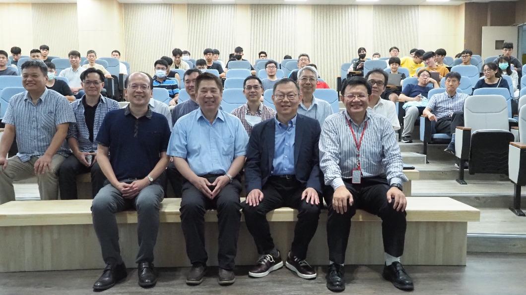 中央研究院士暨美國國家發明家科學院院士郭宗杰。(圖/校方提供)
