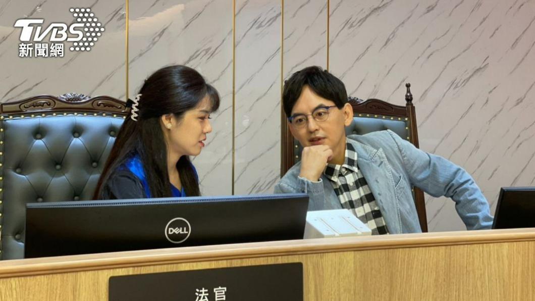 歐陽儀曾與黃子佼一起宣傳國民法官。(資料照片/謝佩樺攝)
