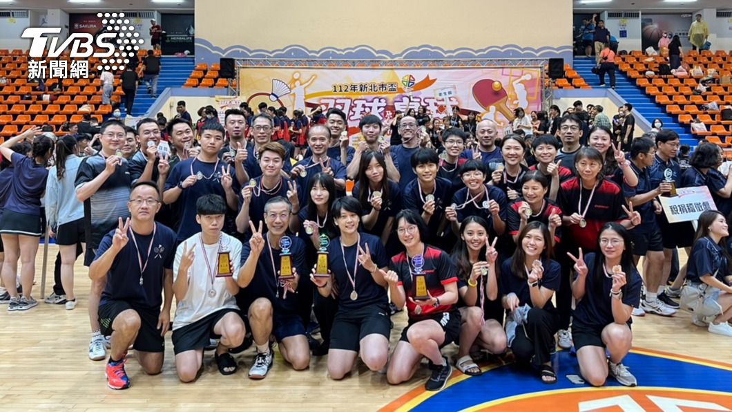 不只會辦案!新北市府羽桌賽 警察局勇奪雙亞4獎座