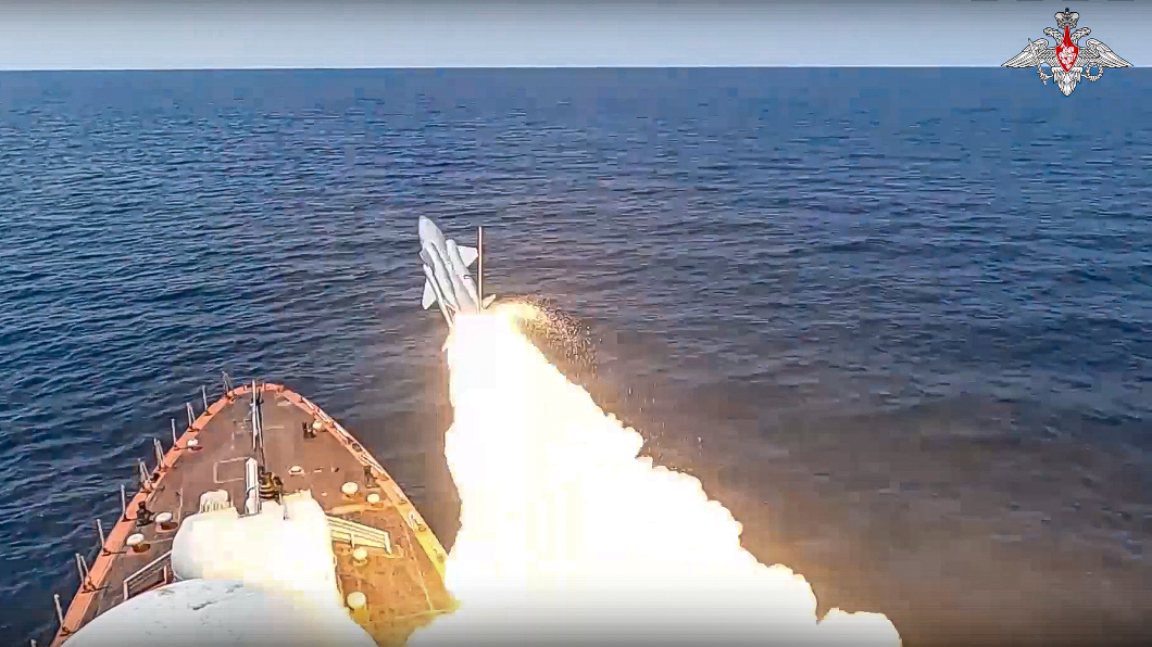 俄羅斯黑海艦隊實彈演習。圖/達志影像美聯社 (Russian Defense Ministry Press Service via AP)