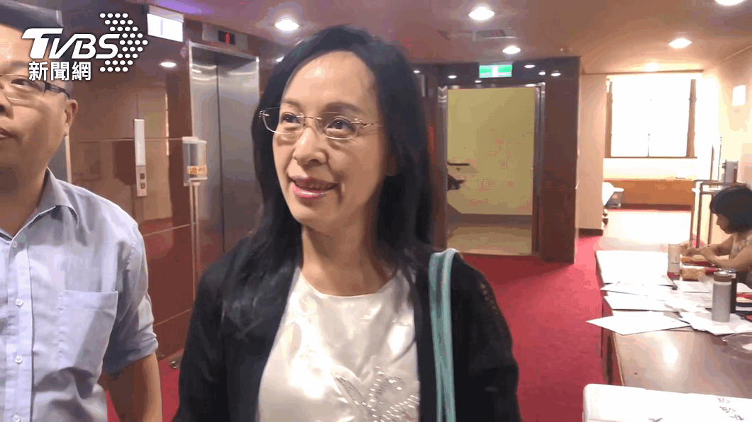王鴻薇爆原民台標案重複採購 2綠委反擊了:天上掉下一坨大便