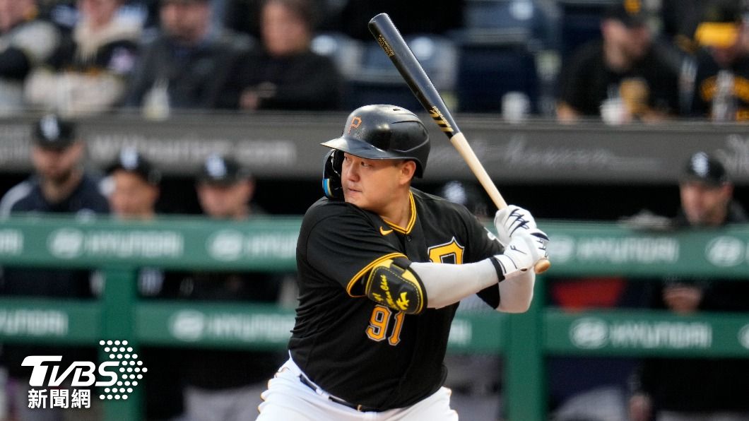 面對大谷翔平投球,海盜韓籍打者崔志萬4局敲出陽春砲。(圖/達志影像美聯社)