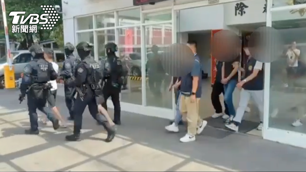 新北警方共逮37人。(圖/TVBS)
