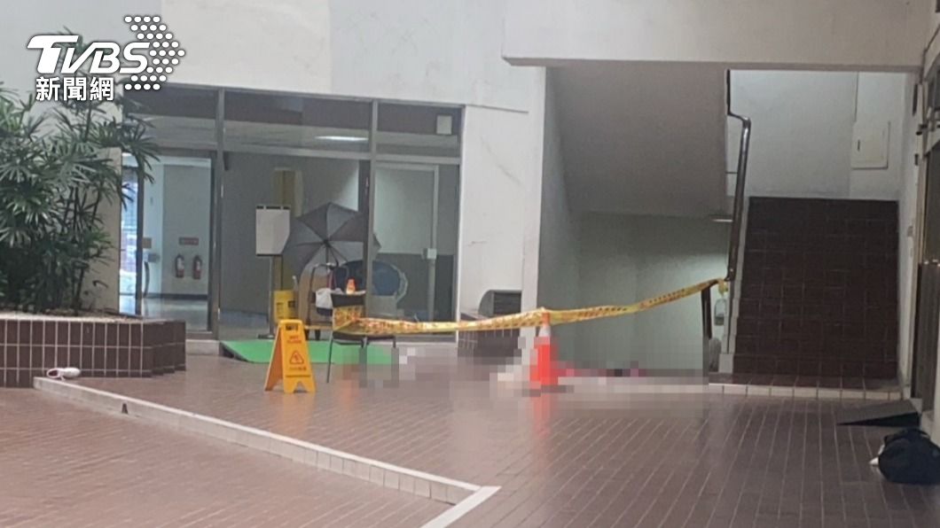 快訊/松山男商辦12樓墜落中庭 失去生命徵象送醫死亡