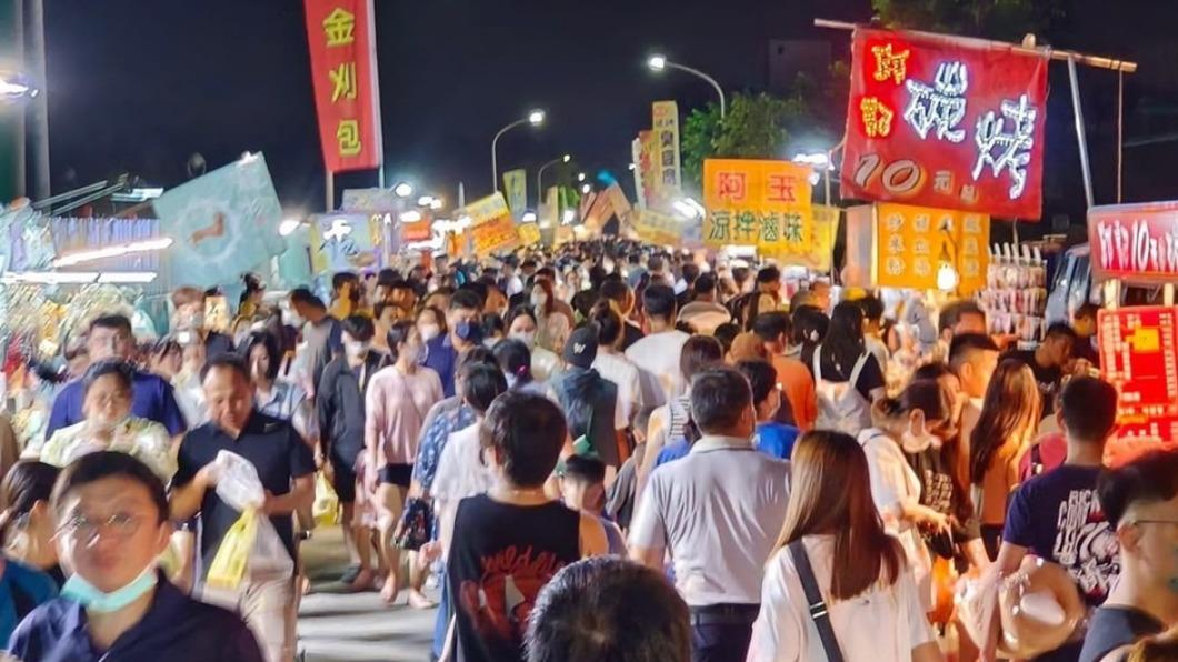 約萬人湧入新潮州夜市。(圖/翻攝自屏東縣潮州鎮)