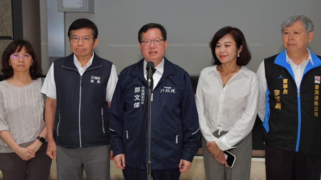 鄭文燦今日赴基隆視察並受訪。(圖/行政院提供)