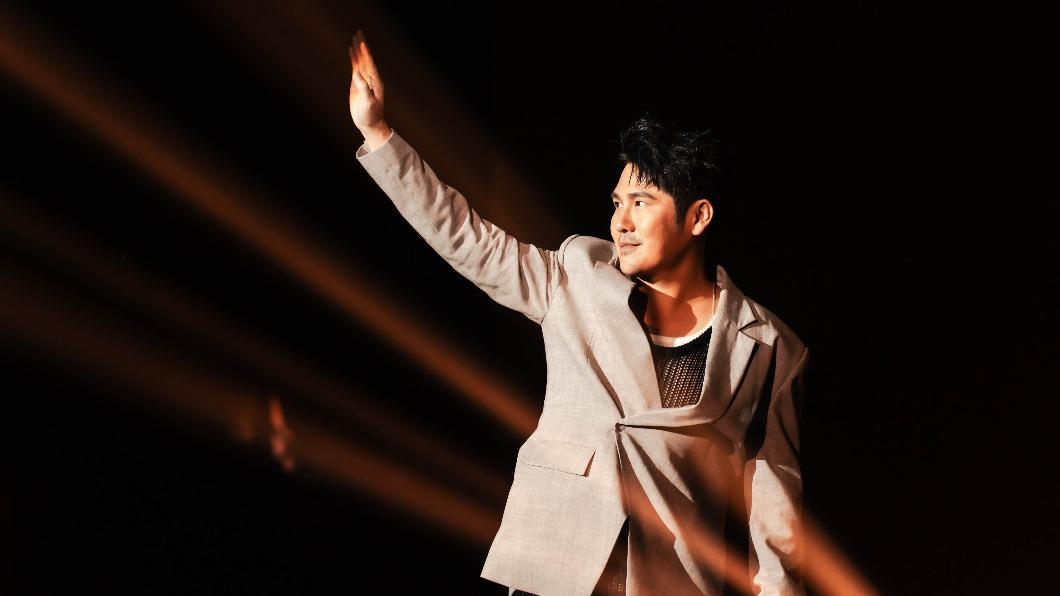 金曲歌王失控罵前妻髒話 首露面激動哭了:不會愛自己
