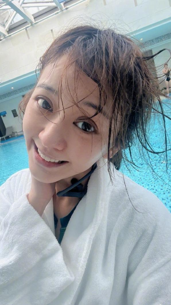 陳意涵大方秀出素顏自拍。(圖/翻攝自陳意涵微博)