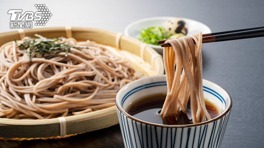 若改吃蕎麥麵、使用和風醬，即可瞬間大幅降低涼麵的熱量。（示意圖／shutterstock達志影像）