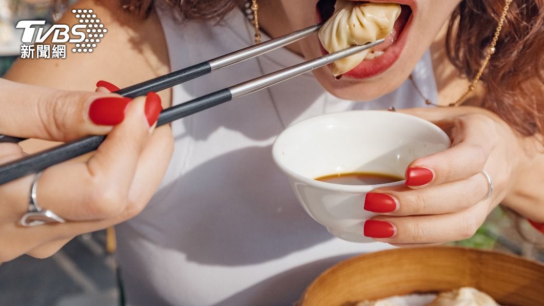 吃高溫食物務必多加留意。（示意圖／Shutterstock達志影像）