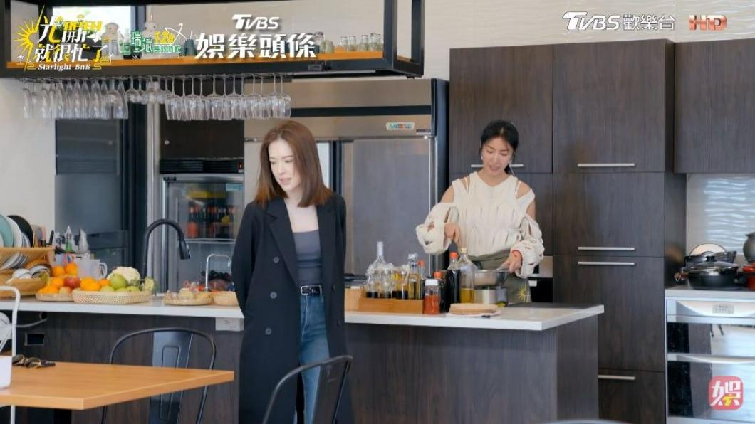 許瑋甯(左)婉拒楊謹華的邀約。(圖/翻攝自《光開門就很忙了》)