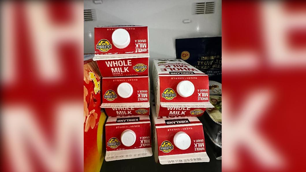 原PO將鮮奶放入冰箱時， 才意外發現只剩下5瓶。（圖 / 翻攝自Costco好市多 商品經驗老實說臉書）