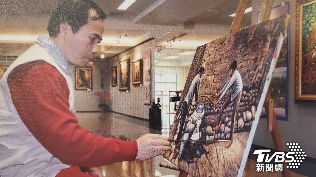 楊清富腦幹中風，一度被宣告將成植物人，但他堅毅復健，畫下記憶中童年時期的台灣農村。  (圖/武燕畫廊提供)圖/TVBS 翻攝 