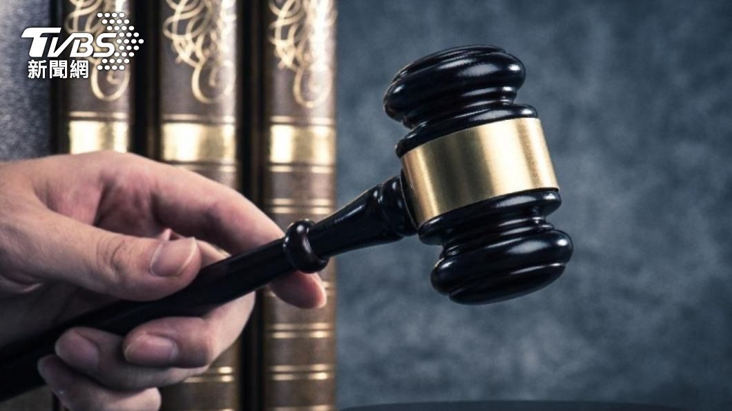 因其自首及生活上考慮,法官酌情減刑。(示意圖/shutterstock達志影像)