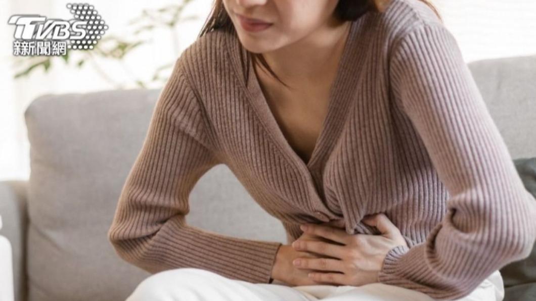 腹爆痛!陸女送醫膽管驚見多隻「活蟲」 醫揭這點是主因