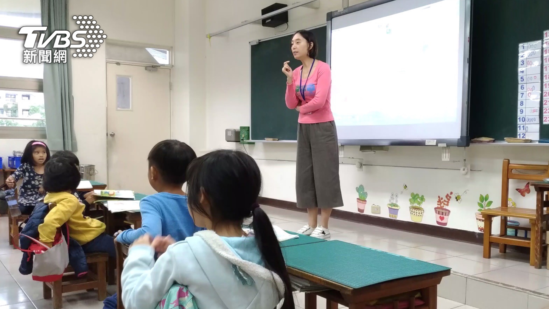 淡水國小何婉綺老師,透過學習吧平臺進行課程教學(圖/學習吧)