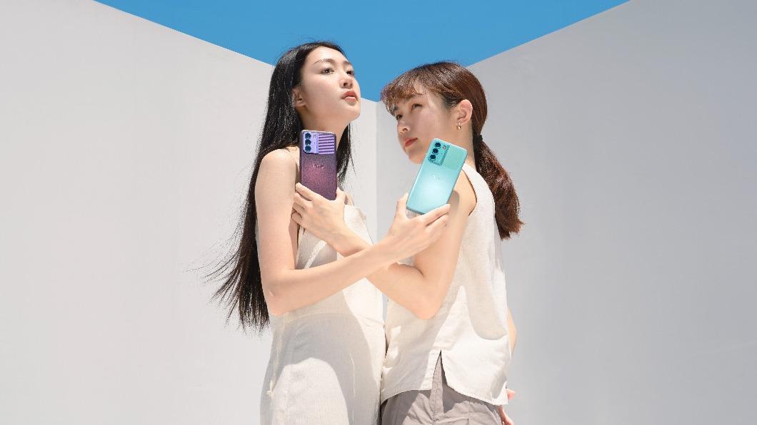 HTC U23有兩種顏色。（圖／業者提供）