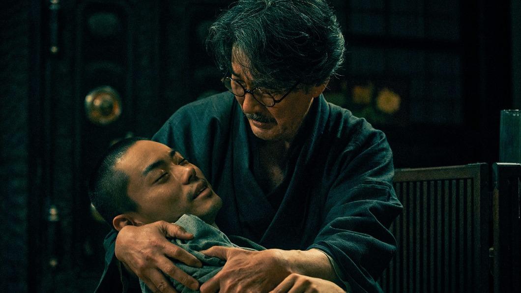 坎城影帝也瘋狂!役所廣司著迷菅田將暉小平頭 竟半路認他當兒子