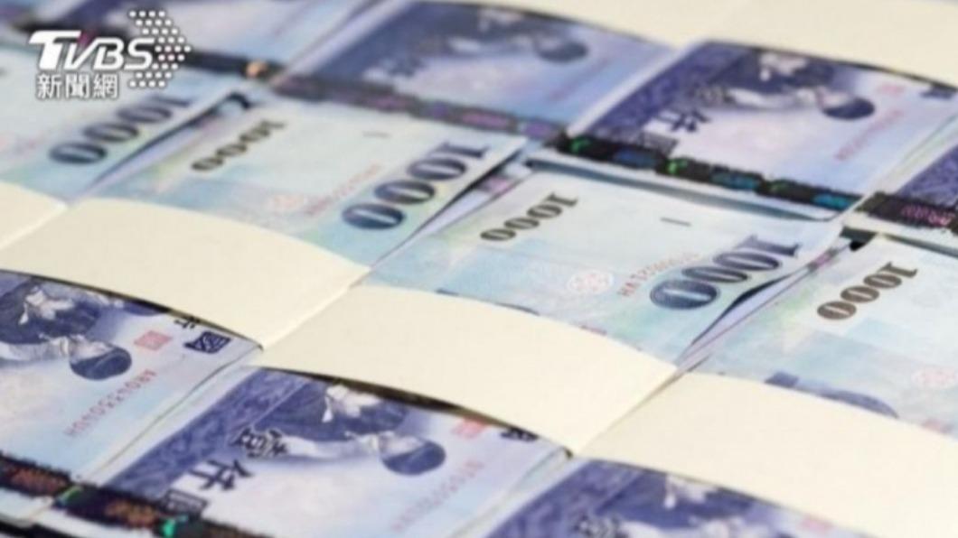 網友表示市場時常會有「假客人」推薦買物品,造成花大錢買不必要東西的現象時常發生。(示意圖/Shutterstock達志影像)