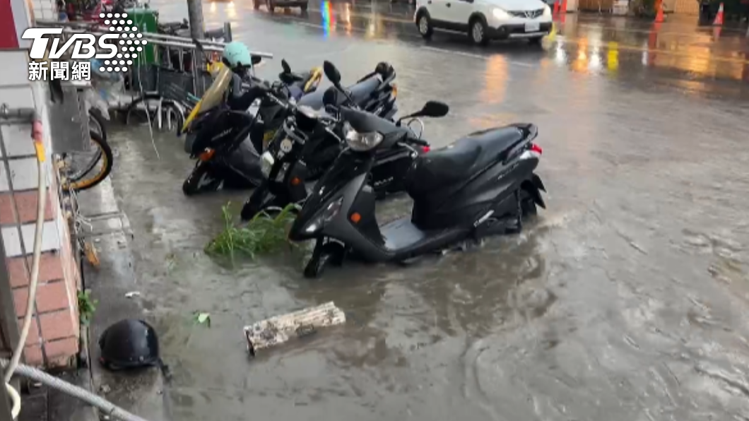 雲雨帶卡住!杜蘇芮「直撞中央山脈」降雨猛烈 3縣市暴雨狂炸2天