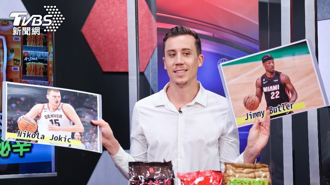 羅賓森表示3VS.3會挑巴特勒、約基奇。(圖/TVBS)