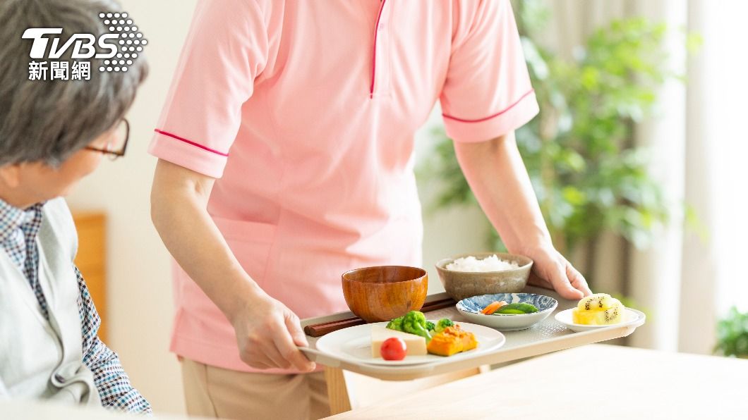日男砸逾6百萬住高級養生村 一年後被逼吃微波食品超心寒