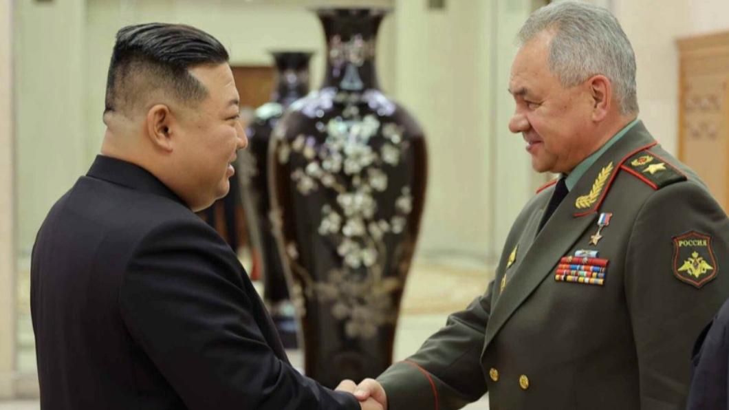 金正恩會晤蕭伊古。(圖/翻攝自推特@sentdefender)