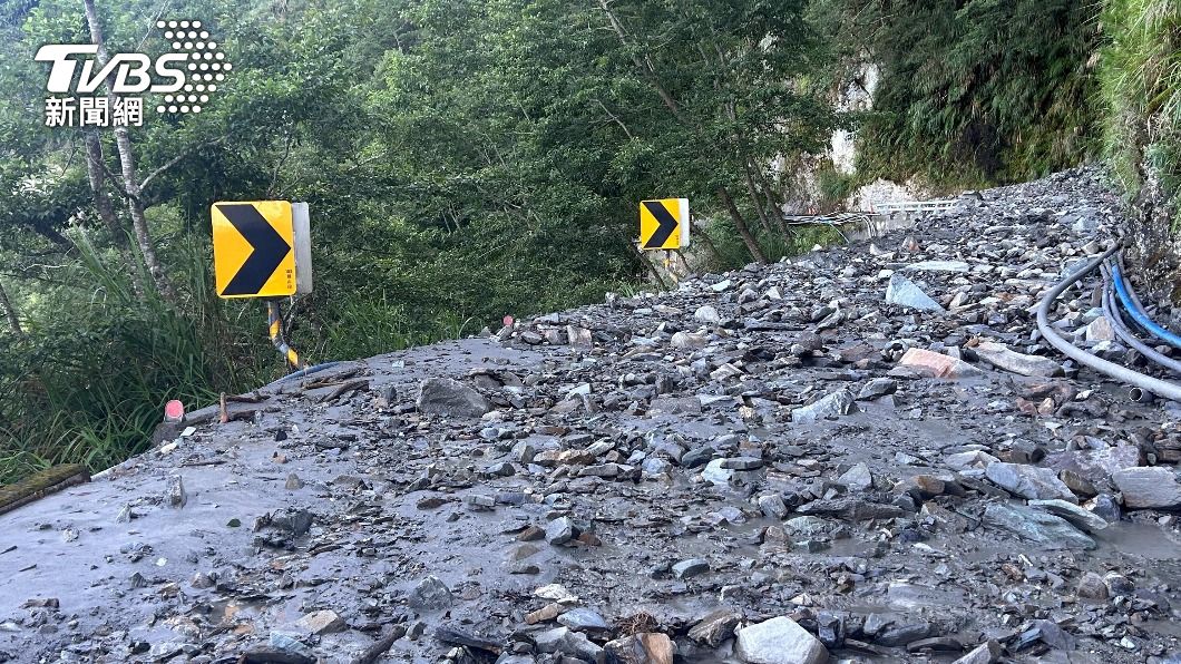 富岡港2漁船遭湧浪打沉　南橫公路初來至利稻封閉搶修