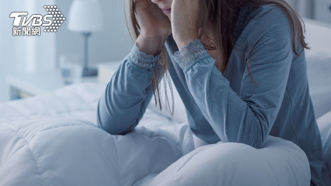 因睡眠不足導致缺乏褪黑激素,容易增加罹癌風險。(示意圖/Shutterstock達志影像)