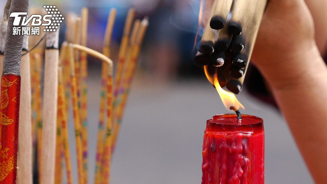 唬信徒被鬼纏!馬國神棍「脫光做法事」逼封口:家人會出事