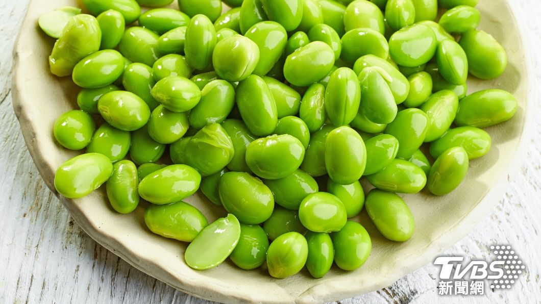 毛豆是常見的植物性蛋白食物。（示意圖／shutterstock達志影像）