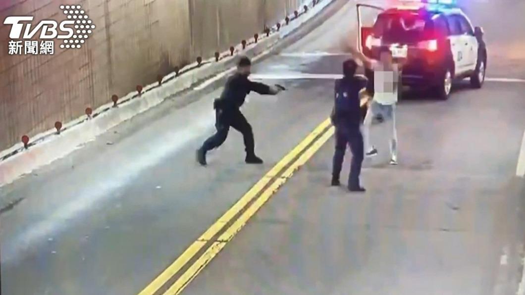 李男酒駕肇事後還挑釁嗆聲警員，最後遭開槍擊中制伏。（圖／TVBS資料畫面）