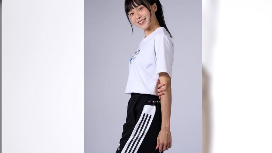 廖苡任掌旗甜笑吸睛 「台北旗手可愛」登熱搜
