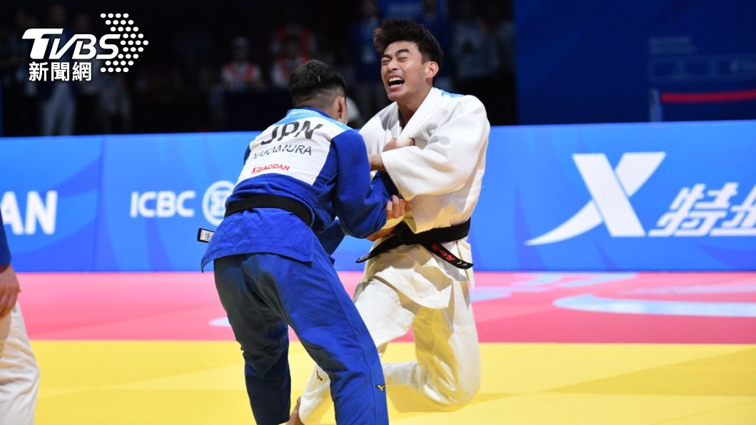 圖輯/楊勇緯世大運柔道「勇奪銀牌」 飲恨日本21歲戰將