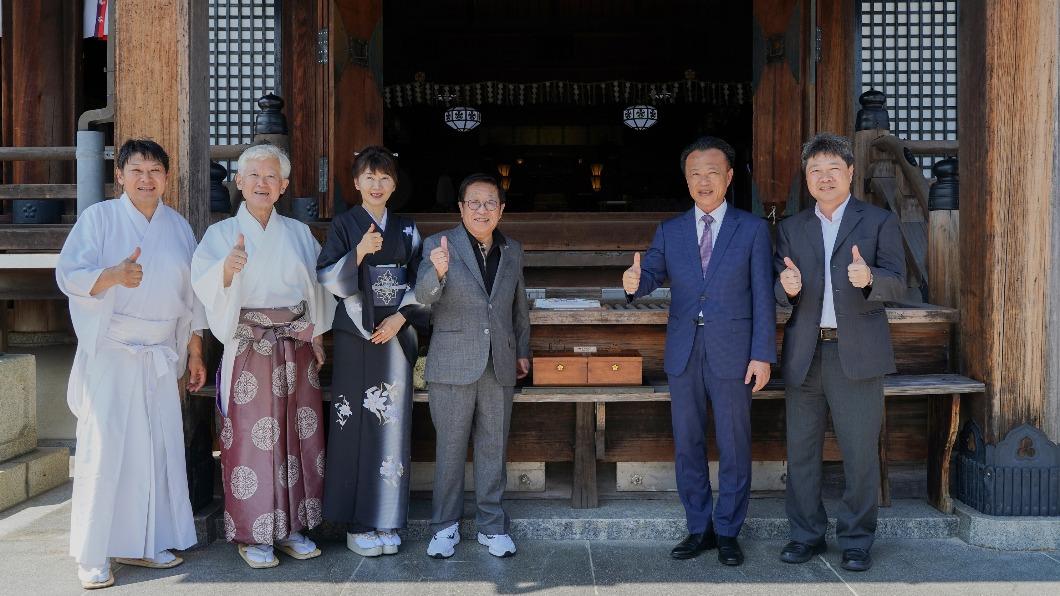 翁章梁山口縣行銷嘉義鳳梨　參拜天滿宮深化台日友誼