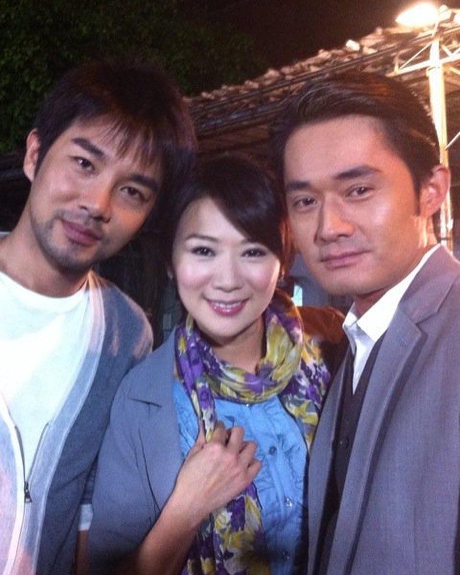 連靜雯(中)公開13年前拍攝《家和萬事興》的照片。(圖/楠軒工作室提供)