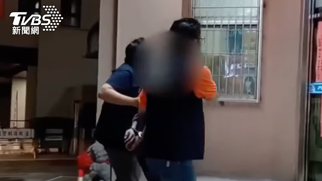 江男被依強盜等罪嫌移送地檢署偵辦。(圖/TVBS)