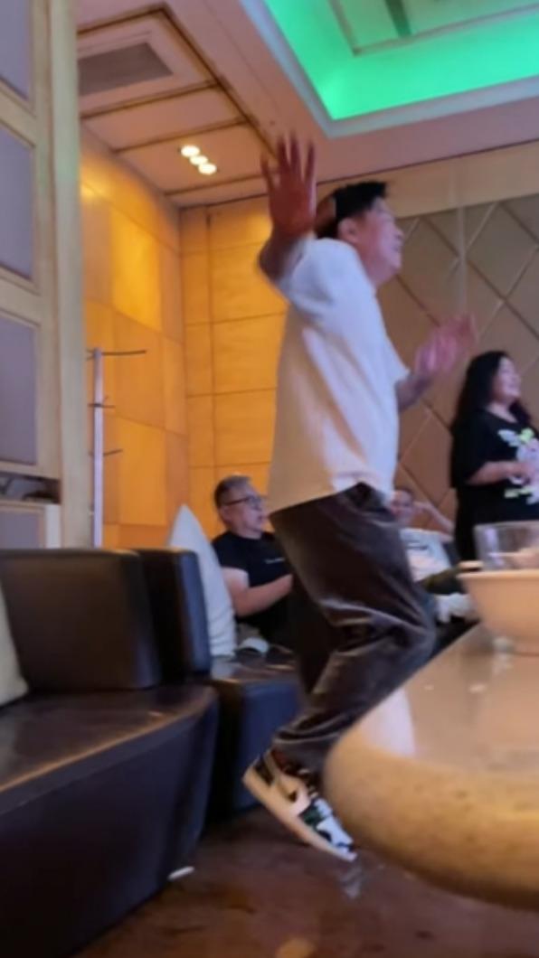 曾國城被拍下熱舞畫面。(圖/翻攝自宇珊IG)