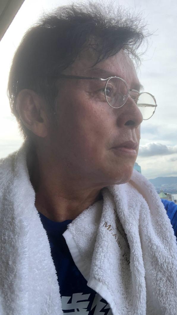 譚詠麟身體狀況逐漸好轉,發文向粉絲報平安。(圖/翻攝自譚詠麟微博)