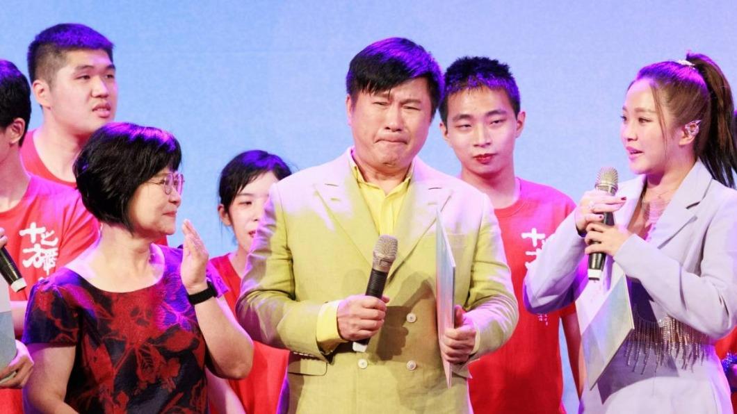 胡瓜大爆哭！主持一半說不出話　出道40年激動流男兒淚