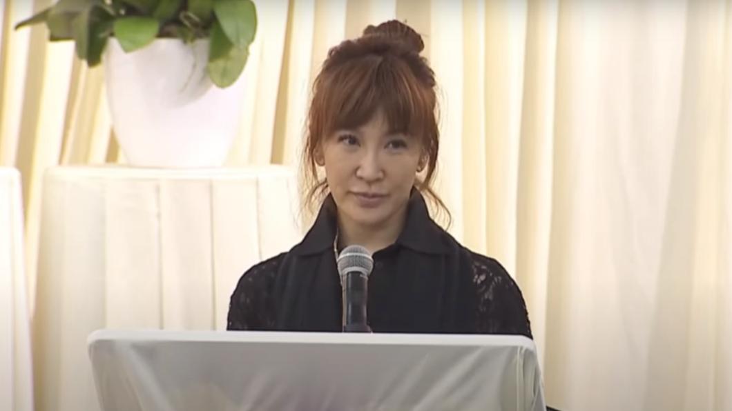 李思林引用李玟生前常用的話來向大家致謝。(圖/翻攝自Nancy Lee YouTube)