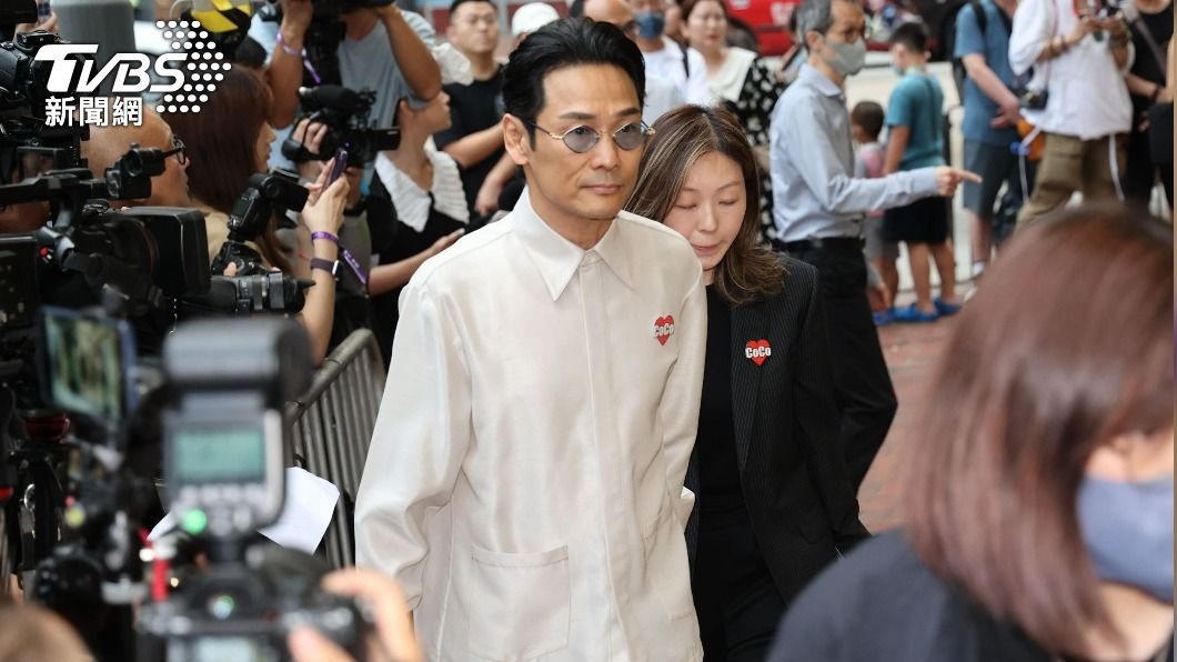 杜德偉神情憔悴現身告別式 悲送李玟最後一程!粉絲心疼