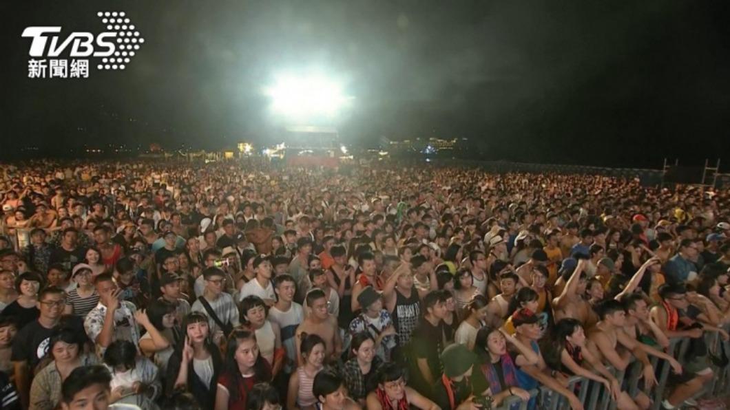 貢寮國際海洋音樂祭5月驚傳停辦而後續辦,不料近期又因颱風宣布延期至九月。(圖/TVBS)