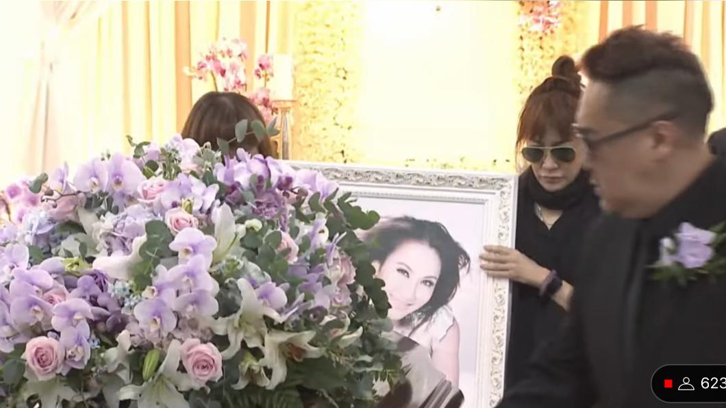 李玟出殯/靈堂突傳出一聲「媽媽我想妳」 全場悲痛嚎啕大哭