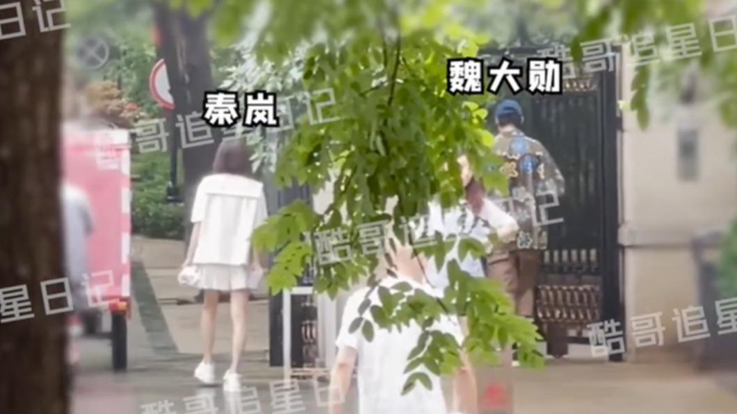 秦嵐一回北京就跟魏大勳見面。(圖/翻攝自微博「酷哥追星日記」)