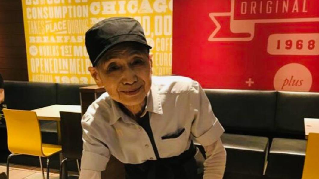23年沒請過假!「90歲奶奶」退休到麥當勞工作 想做到100歲